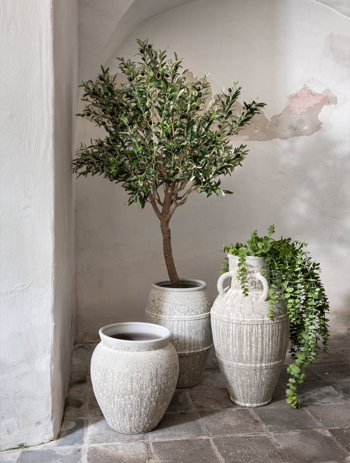 vases en céramique blanche
