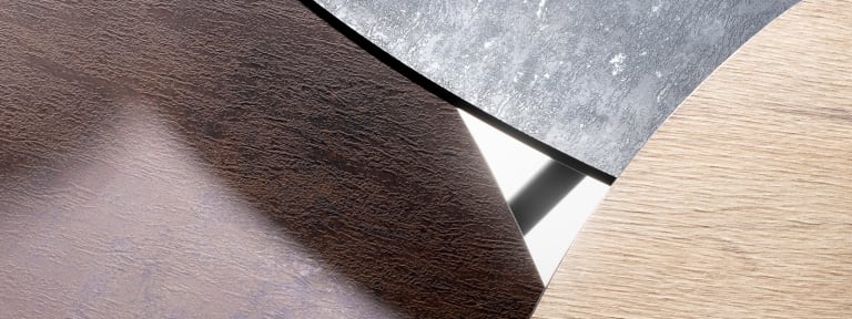 Table au design moderne avec quatre styles