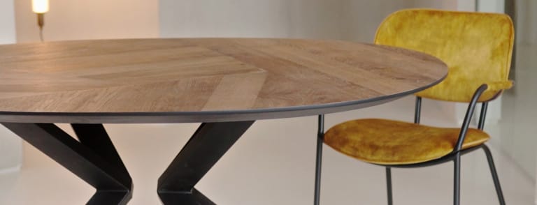 Table industrielle au style élégant