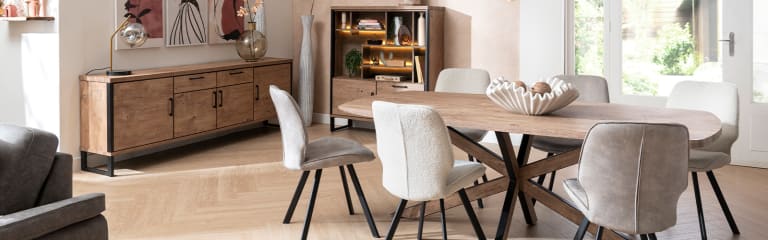 Verschillende eetkamerstoelen combineren? Alle do's en don'ts