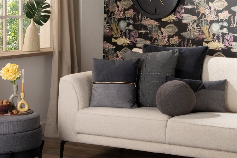 5 einfache Ideen, um deinem Sofa ein neues Aussehen und einen schicken Look zu verleihen